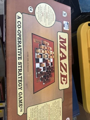 Juego de mesa de estrategia cooperativa vintage Family Pastimes Canadian Vintage Maze A Foto 1 de 4