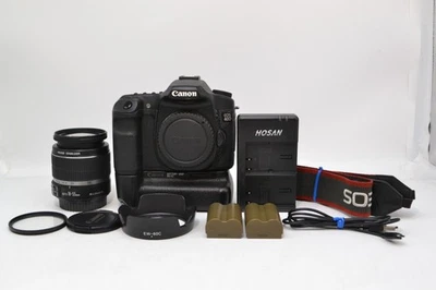 MINT Canon EOS 40D 10.1MP Digital SLR Camera w/ EFS 18-55mm w/ battery grip - Image 1 of 4