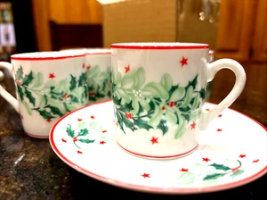 Set of 4 Neiman Marcus Christmas Holly Demitasse Cups Saucers  Espresso Japan - Picture 1 of 13
