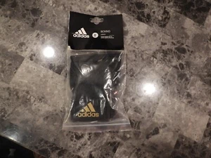 Adidas MMA Gloves Small - Picture 1 of 2