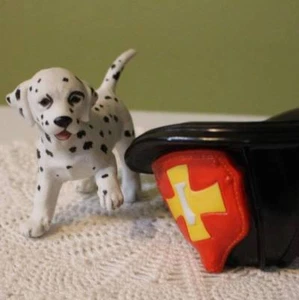 Dalmatian Dog Fireman Hat 2.5 inch Princeton Gallery 1990 Fine Porcelain Statue - Picture 1 of 1