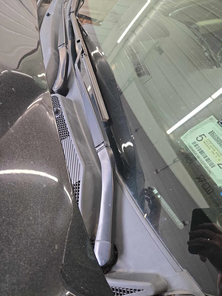 Wiper Arm BUICK REGAL 11 12 13 14 15 16 17 - Image 1 of 1