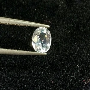 0,82ct Natürlicher Zylon Weißer Saphir Ovale Form Gute Farbe und Glanz Edelstein - Bild 1 von 3