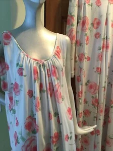 Vintage Amanda Rich Beautiful Pink Roses Floral Nightgown & Robe Set Large - Picture 1 of 7