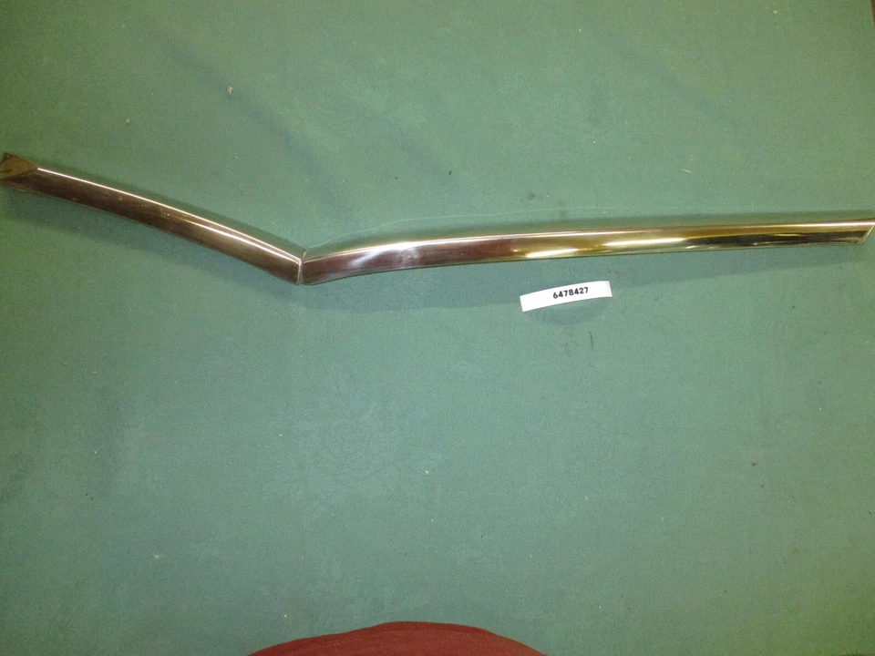 Moldura de puerta trasera Packard Clipper 1956 6478427 nuevo de stock Foto 1 de 1