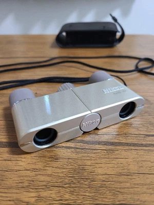 NIKON Yu 4X10D Binoculars Roof Prism Champagne Gold compact JP - Image 1 of 4