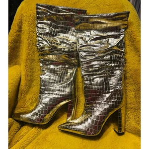 Damen-Stiefel goldfarben kniehoch zum Überziehen hohe Absätze US-Größe 9 Abend lässig auffällig - Bild 1 von 8
