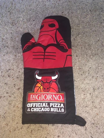 Chicago Bulls DiGiorno Pizza SGA Oven Grill Mitt Glove Cover