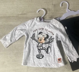 TRAJE HALLOWEEN MICKEY MOUSE 'DEMASIADO LINDO PARA ASUSTAR' 3-6 NUEVO SIN ETIQUETAS NUEVO DISNEY - Imagen 1 de 12