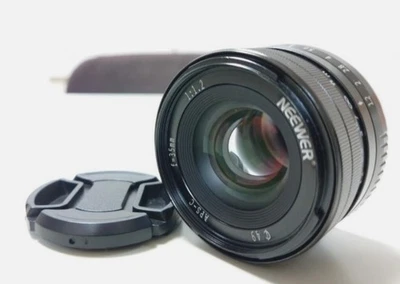 Neewer 35mm F1.2 Manual Focus Prime Lens for Sony E-Mount Mirro - Image 1 of 4
