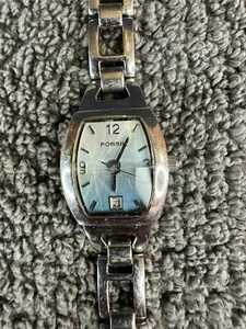 Fossil Watch F2 ES-1570 New Battery some scuffing on crystal see pic - Picture 1 of 4