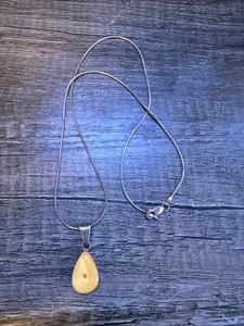 BALTIC AMBER Stone Jewellery. YELLOW Amber Stone PENDANT with Sterling Silver - Picture 1 of 8