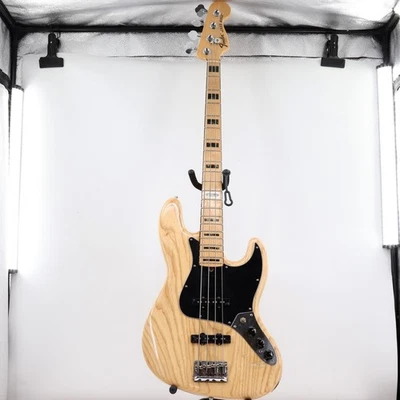 FENDER AMERICAN DELUXE JAZZ 4 String BASS w/ hard case (PZ1004787) - Image 1 of 4
