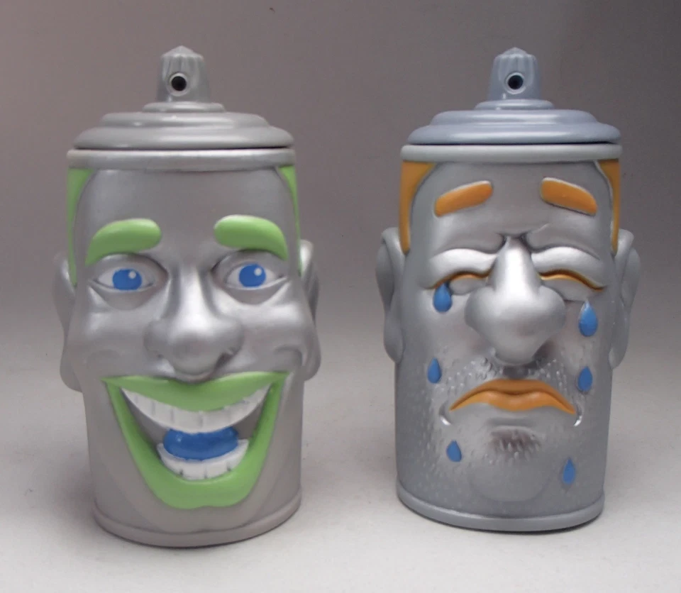 Figura BANKSY Lata de Pintura VINILO Juguete de Arte MADBALLs KO 1988 Academia de Policía GUSHER Foto 1 de 4