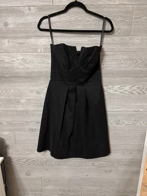 White House Black Market 露肩打褶迷你正装连衣裙 8 码 — 第 1/4 张图片