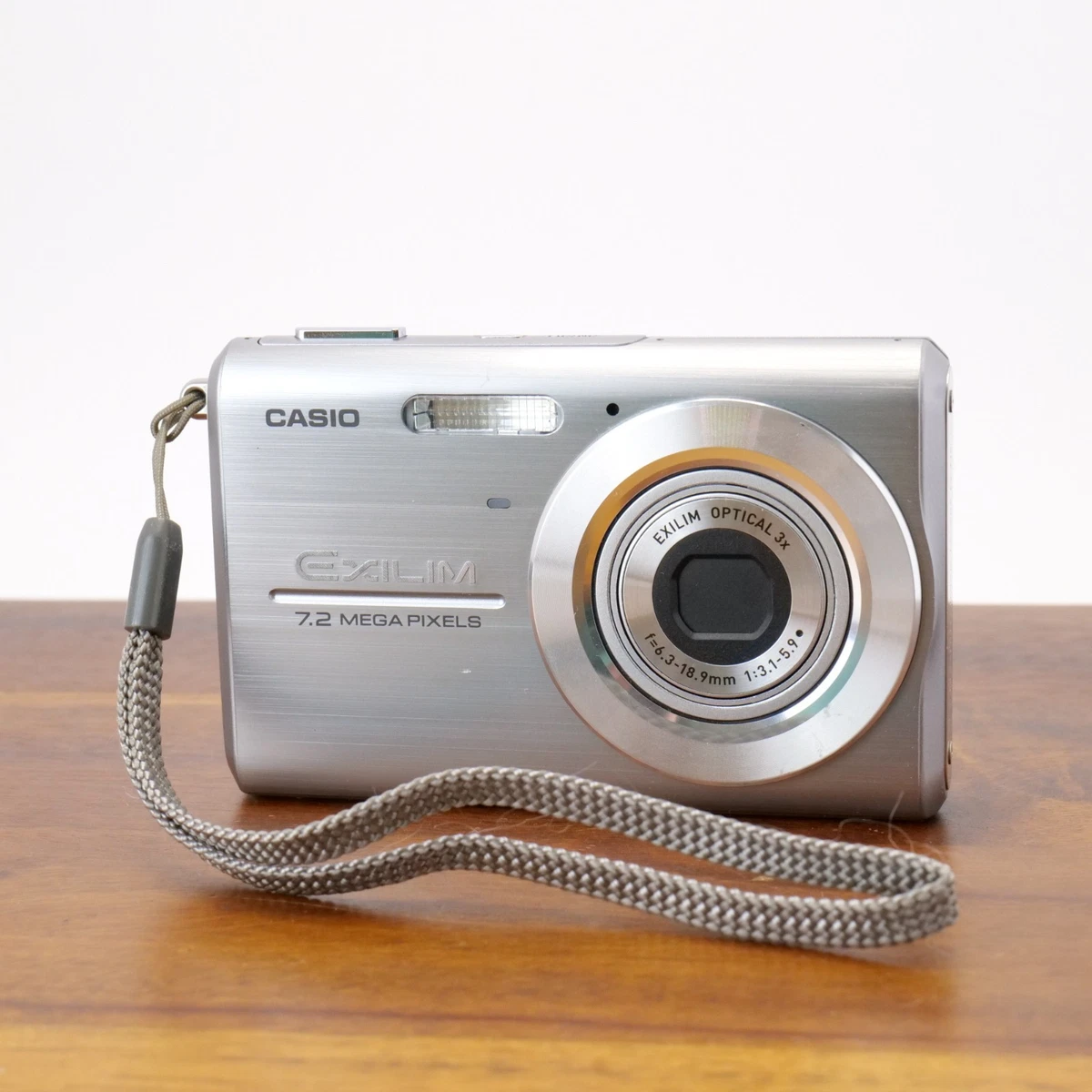 【美品】CASIO EXILIM EX-Z75 シルバー (動作確認済) 動作確認済み☆カシオ EXILIM EX-Z75 シルバー デジカメ☆