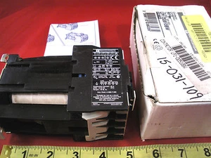 Contattore Telemecanique LP1 D2510BW LP1 D25 10 BW 023823 750v 40a LP1D2510BW Nuovo - Foto 1 di 4