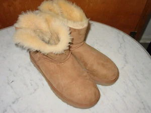 Women's UGG Australia Classic Heritage Bow 1129071 Chestnut Boots! Size 9 - Picture 1 of 16