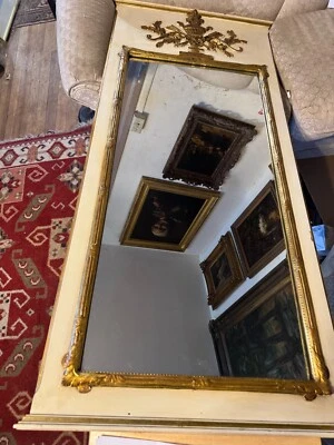 Enorme espejo de pared dorado y blanco dorado estilo regencia -26,5” de ancho x 58,0” de profundidad x 1,75” de profundidad Foto 1 de 4
