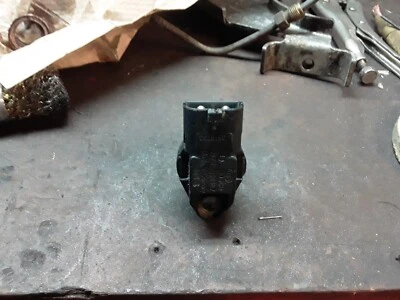 Volvo 740 760 Differential Speed Sensor - Bosch - 3515093 - Image 1 of 4