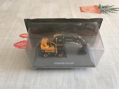 Miniature Véhicule de chantier Volvo EW 160 C Pelle Hachette 1/72 - Photo 1/4