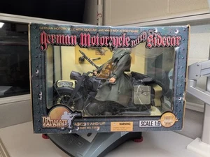 Ultimate Soldier WW2 German Motorcycle w/ Sidecar and Soldier 1:6 NIB 2000 - Picture 1 of 8