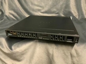 Cisco ISR4331/K9 V07 ISR4331 Integrated Services Router 4GB DRAM *NO CLOCK ISSUE - Afbeelding 1 van 5