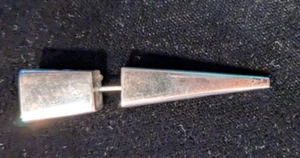 VINTAGE STERLING SILVER TRIANGLE SINGLE STUD EARRING - Picture 1 of 5