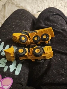 ERTL John Deere Articulated Dump Truck And Backhoe - Picture 1 of 8