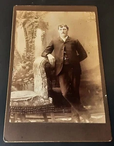 CDV Young Man Posing Mans Name And Location Unknown 4.25 x 6.5 - Picture 1 of 2