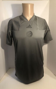 Adidas FC  Bayern Munchen Men's Size Small Gray Shirt