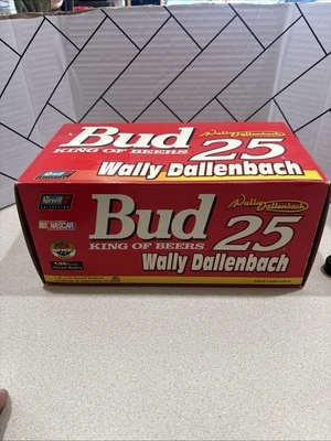 Revell Budweiser Wally Dallenbach 25 Diecast 1/24 1999 Monte Carlo en exhibición Foto 1 de 4