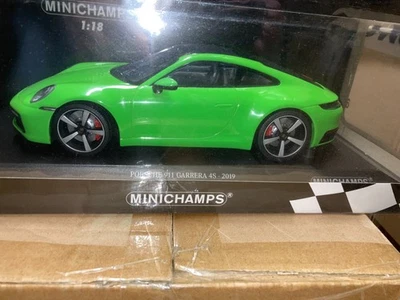 MINICHAMPS 1:18 PORSCHE 911 992 CARRERA 4S GREEN LIMITED ED. 312 PCS SHIP. WORLD - Immagine 1 di 4