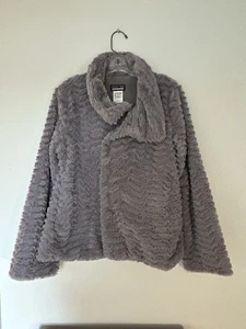 Patagonia weiche süße grau silberne Damen-Fleecejacke mit Rüschen Gr. M Full Zip Snap - Bild 1 von 15