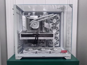 Custom Build Gaming Computer White, 5070, Ryzen 7 9700x, 32g ram - Picture 1 of 10