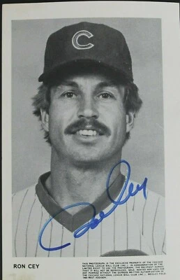 Ron Cey Chicago Cubs Autographed Signed 3x5 Team Photo  - Image 1 of 2