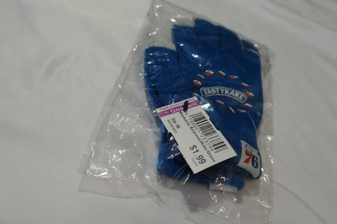 Philadelphia 76ers Blue / Gray Mittens Gloves SGA Rare 12/12/18 TastyKake New! Cover