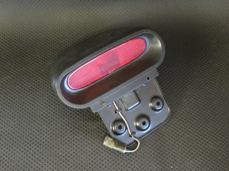 DAEWOO MATIZ M100 M150 (98-05) HIGH LEVEL CENTRE MIDDLE BRAKE LIGHT LAMP - Image 1 of 1
