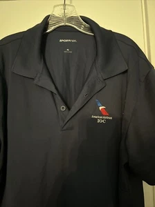 Herren XL American Airlines IOC Poloshirt dunkelblau Kurzarm Uniform gebraucht, in einwandfreiem Zustand - Bild 1 von 7