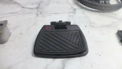 Reposapiés trasero izquierdo 21 BRP Can Am Spyder Roadster RT Limited 1330 Foto 1 de 4