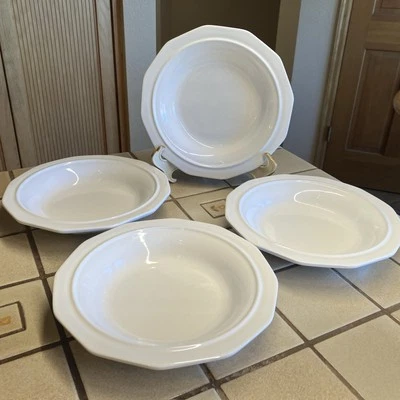 PFALTZGRAFF HERITAGE WHITE RIMMED PASTA BOWLS SET OF 4 SOUP SALAD - Image 1 of 4