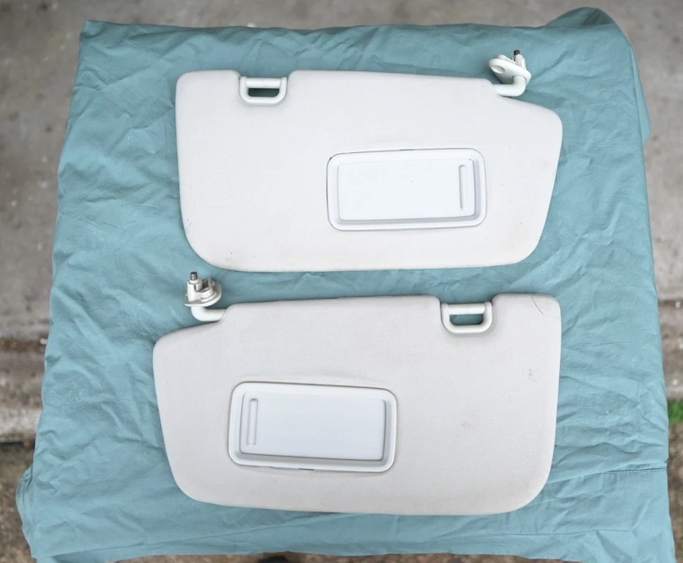 Juego de pares de parasoles laterales para conductor y pasajero Subaru Impreza 2008-2011 vinilo gris Foto 1 de 4