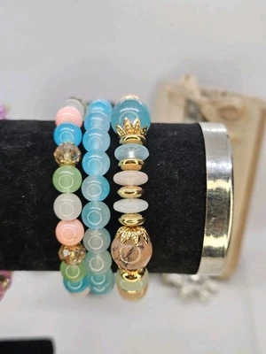 Precioso conjunto de 3 pulseras de colores pastel Foto 1 de 4