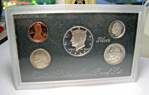 1995 US MINT SILVER PROOF SET. No box or COA "KEY DATE" Cover