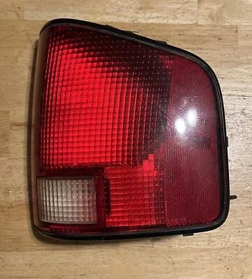 94-04 雪佛兰 S10 GMC S15 索诺玛工厂右乘客侧尾灯原始设备制造商 — 第 1/2 张图片