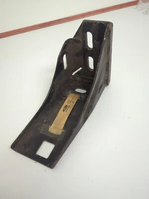 NOS 1971 1972 FORD GALAXIE LTD PERSONALIZADO 500 LADO DEL PASAJERO PARACHOQUES TRASERO SOPORTE NOS Foto 1 de 4