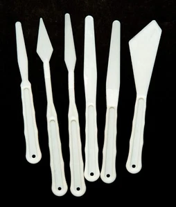 Set of 6 Plastic Palette Knives NOW $3.99 CLOSEOUT $2.99 in lots of 2 - Picture 1 of 1