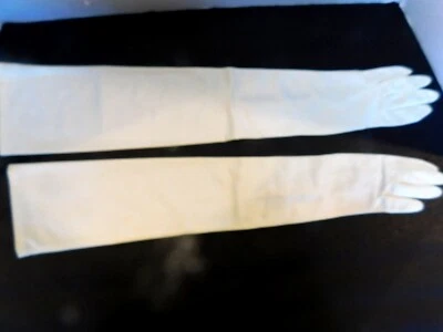 VAN RAALTE LADIES WHITE NYLON UNLINED EVENING GLOVES SIZE 6.5 - Image 1 of 4