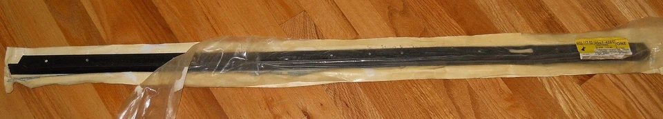 Nuevo de Lote Antiguo Chevrolet Monte Carlo 1982-88 LH Ventana Vidrio Sello Interior Foto 1 de 1