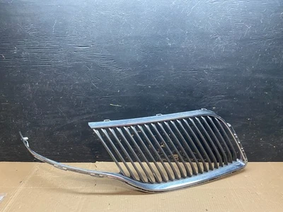 2013 to 2016 Lincoln MKT Right Passenger Side Grille Grill OEM U0118 DG - Image 1 of 4